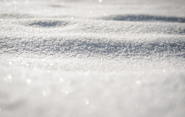 Frosty Imagery: Crafting Vivid Descriptions in Winter Writing Prompts